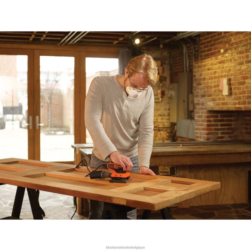 BLACK+DECKER X42D623Ponceuse orbitale électrique 1/4 de feuille de 2,0 A outils